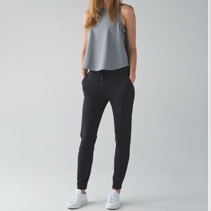 Lululemon Dropt Pant, size 6, black luxtreme